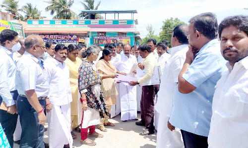 ரூ.3.29 கோடியில் நடக்கும் சாலை பணியை அமைச்சர் ஆய்வு