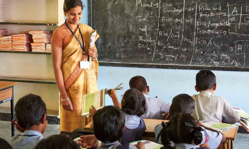 தற்காலிக ஆசிரியர்கள் தேர்வு பணி தீவிரம்