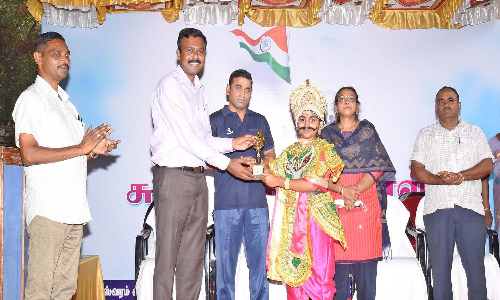 இளைய தலைமுறையினர் சுதந்திர போராட்ட வரலாறுகள் குறித்து தெரிந்து கொள்ள வேண்டும் - கலெக்டர் அரவிந்த் பேச்சு