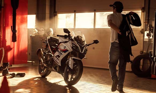 பி.எம்.டபிள்யூ. G 310 RR இந்தியாவில் அறிமுகம் - விலை எவ்வளவு தெரியுமா?