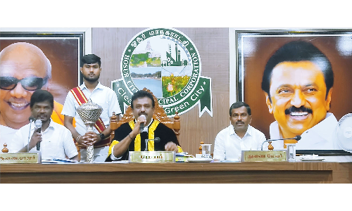 ஓசூர் மாநகராட்சி பகுதியில்,  ஆக்கிரமிப்பில் உள்ள பூங்காக்கள் விரைவில் மீட்கப்படும்-  மேயர் சத்யா தகவல்