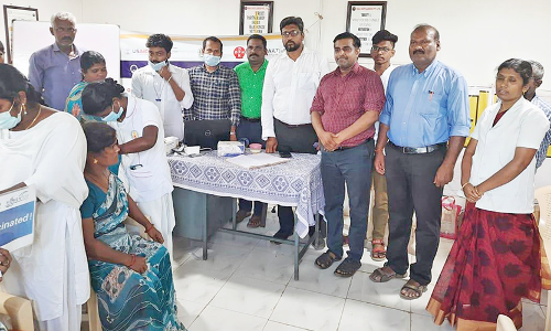 கந்தர்வகோட்டையில் கொரோனா தடுப்பூசி முகாம்