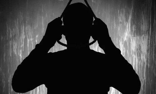 தறிப்பட்டறை தொழிலாளி தூக்குபோட்டு தற்கொலை