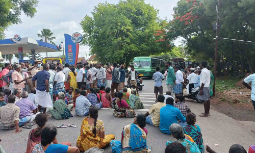 பட்டதாரி இளம் பெண் தூக்கிட்டு தற்கொலை