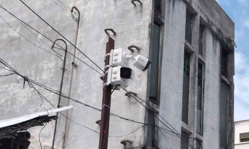 வெள்ளகோவில் நகரின் முக்கிய  பகுதிகளில் கண்காணிப்பு கேமரா பொருத்தம்