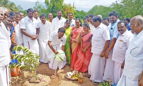 காவிரி குடிநீர் தொட்டி கட்டும் பணி-எம்.எல்.ஏ. தொடங்கி வைத்தார்