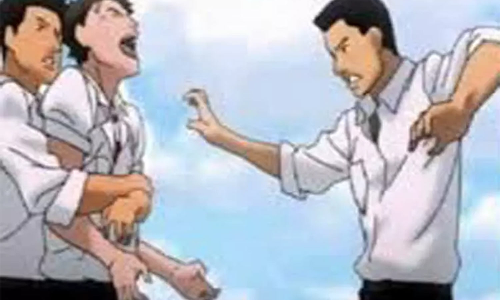 பெட்ரோல் பங்க் ஊழியர் மீது தாக்குதல்