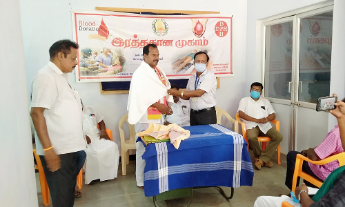 ஆலங்குடி அருகே ரத்த தான முகாம்