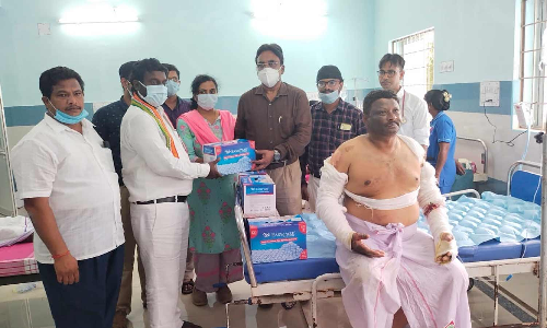 நாகர்கோவிலில் கேஸ் சிலிண்டர் வெடித்து தீக்காயம் அடைந்தவர்களுக்கு குமரி எம்.பி. விஜய் வசந்த் நேரில் உதவி