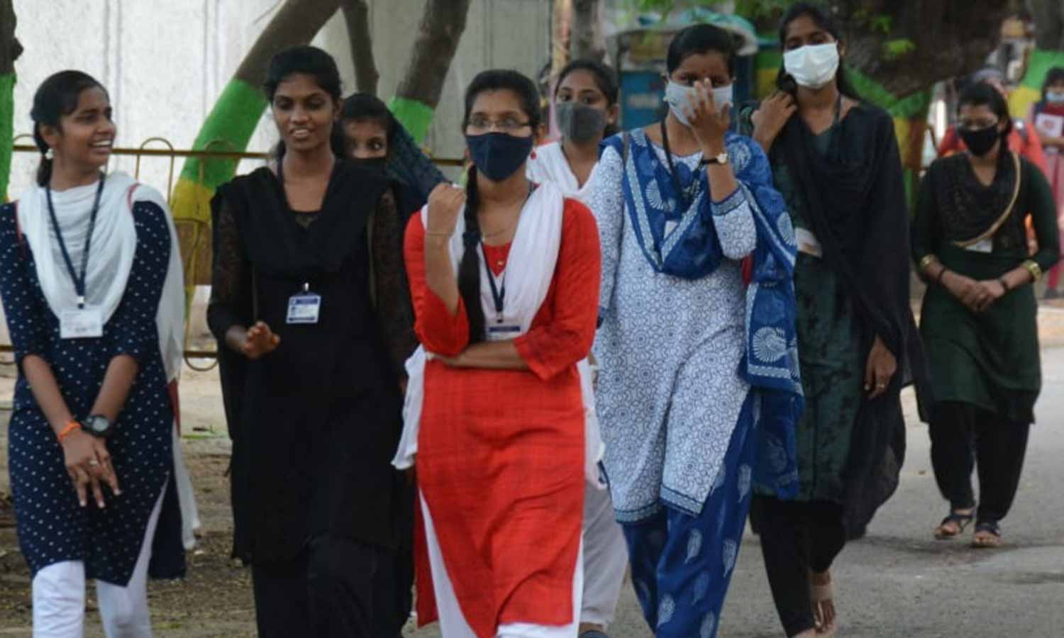 தமிழகம் முழுவதும் கலை, அறிவியல் கல்லூரிகள் இன்று திறக்கப்பட்டன