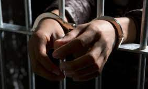 சட்டவிரோதமாக மது விற்ற 3 பேர் கைது