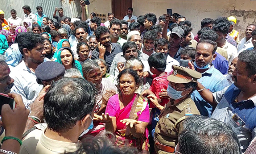 விருத்தாசலத்தில்  ஆக்கிரமிப்புகள் அகற்றம்