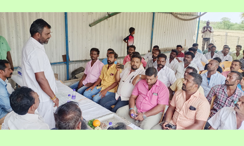 வடமஞ்சுவிரட்டு நடத்த அனுமதி கோரி தீர்மானம்