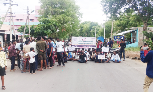 திருவண்ணாமலையில் வாலிபர்கள் திடீர் மறியல்