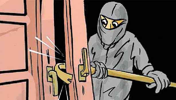 அரசு பள்ளியில் பொருட்கள் திருட்டு அரசு பள்ளியில் பொருட்கள் திருட்டு