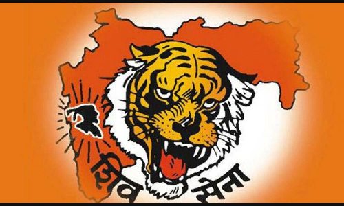 12 சிவசேனா எம்.பி.க்கள் அணிமாறுகிறார்கள்: மக்களவையில் தனித்து செயல்பட போவதாக அறிவிப்பு