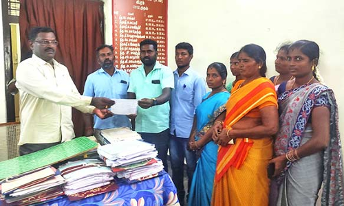 தன்னிச்சையாக செயல்படுகிறார் ஊராட்சி தலைவர் மீது    8 உறுப்பினர்கள் பரபரப்பு புகார்