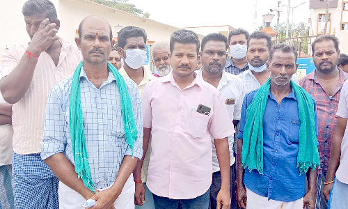 மாட்டு வண்டிகளில் மணல் எடுக்க அனுமதிக்கக்கோரி தொழிலாளர்கள் மனு