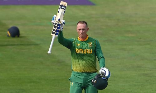 வான் டெர் டுசன், நோர்ஜே அபாரம் - 62 ரன் வித்தியாசத்தில் இங்கிலாந்தை வீழ்த்தியது தென் ஆப்பிரிக்கா