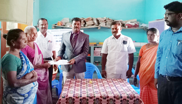 கணவன்- மனைவி பிரச்சினைகளுக்கு சுமூகமாக பேசி தீர்வு காணலாம் கணவன்- மனைவி பிரச்சினைகளுக்கு சுமூகமாக பேசி தீர்வு காணலாம்