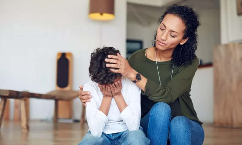 மன அழுத்தத்தினால் பாதிக்கப்பட்ட குழந்தையை கையாளும் வழிமுறைகள்...