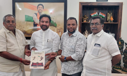 மத்திய மந்திரியுடன் சபாநாயகர் சந்திப்பு