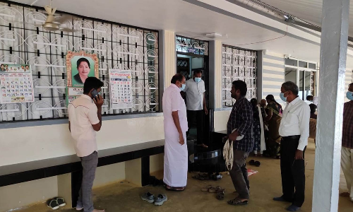 முன்னாள் அமைச்சர் தங்கமணி வீட்டில் லஞ்ச ஒழிப்பு சோதனையின்போது சிக்கிய சொத்து ஆவணங்கள் சரிபார்ப்பு