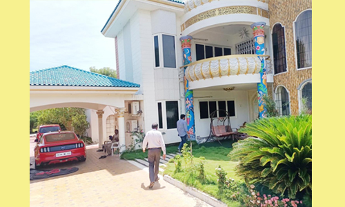 ரியல் எஸ்டேட் அதிபர்கள் வீட்டில் வருமான வரி சோதனை