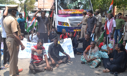 பஸ்கள் சிறைபிடிக்கும் போராட்டம்