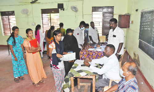 பிளஸ்-1 சேர்க்கை கலந்தாய்வு தொடக்கம்