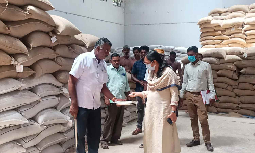 நுகர்பொருள் வாணிபக் கழக சேமிப்பு கிடங்கில் கலெக்டர் ஆய்வு