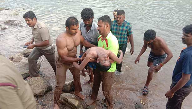 கால்வாயில் மூழ்கிய பள்ளி மாணவன் பிணமாக மீட்பு கால்வாயில் மூழ்கிய பள்ளி மாணவன் பிணமாக மீட்பு