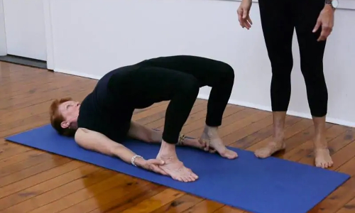 தலைவலியை போக்கும் சதுஷ் பாதாசனம்