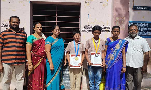 செஸ் போட்டியில் வென்ற மாணவர்களுக்கு பாராட்டு