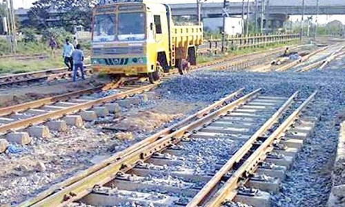 போலீஸ் பாதுகாப்புடன் அகல ரெயில் பாதை அமைக்கும் பணி