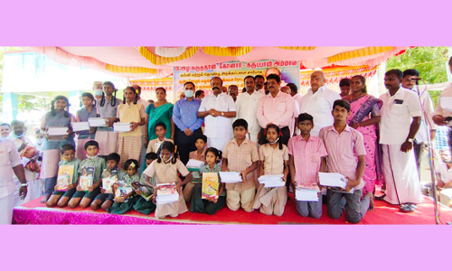 மாணவ-மாணவிகளுக்கு நோட்டு-ரொக்க பரிசு