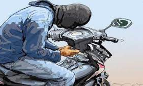 கடைவீதியில் நிறுத்திய மோட்டார் சைக்கிள் திருட்டு