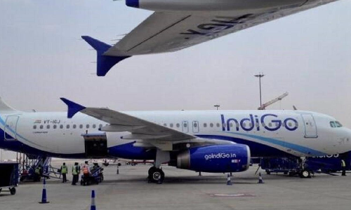 இண்டிகோ விமானத்திற்கு வெடிகுண்டு மிரட்டல்-  புரளி கிளப்பிய பயணி கைது