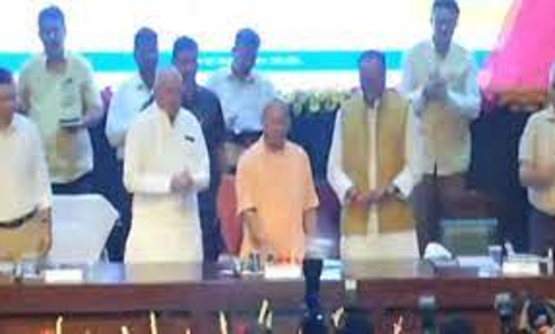 அரசு ஊழியர்கள், ஓய்வூதியத்தாரர்களுக்கு பணமில்லா மருத்தவப் பயன் திட்டம்- உ.பி முதல்வர் தொடங்கி வைத்தார்