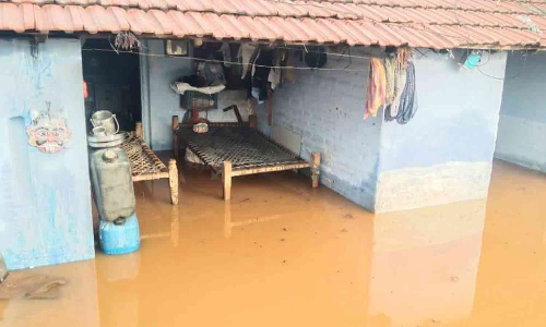 சேலம் மாவட்டத்தில் இடி, மின்னல், சூறைக்காற்றுடன் விடிய விடிய கொட்டிய கனமழை