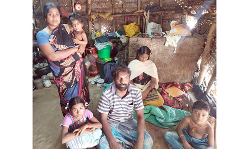 விபத்தில் கால் முறிவு- வருமானமின்றி தவிக்கும் ஆட்டோ டிரைவர்