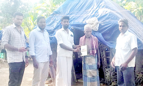 வீடு கட்டும் பயனாளிகளுக்கு ஆய்வு அட்டை வழங்கல்