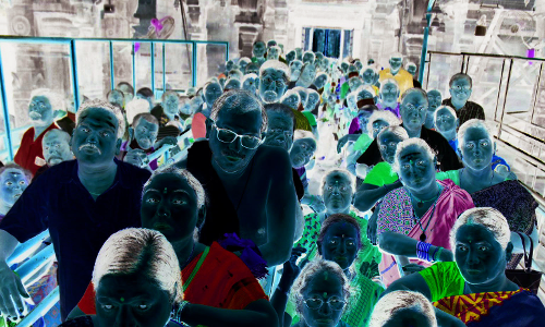 ஆடி மாத முதல் வெள்ளியை முன்னிட்டு அம்மன் கோவில்களில் குவிந்த பக்தர்கள்