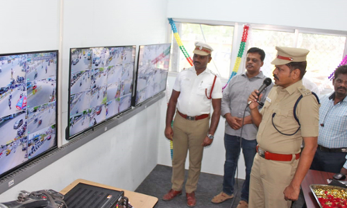 குற்ற சம்பவங்களை தடுக்கும் வகையில் நெல்லை மாநகர பகுதியில் 10 ஆயிரம் காமிராக்கள் பொருத்தம்-துணை கமிஷனர் சீனிவாசன் பேட்டி