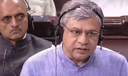 அக்னிபாத் போராட்டத்தின்போது 2000 ரெயில் சேவை ரத்து- ரெயில்வே அமைச்சர்