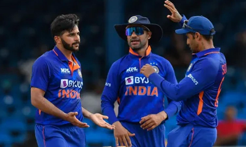 டிரினிடாட் ஒருநாள் கிரிக்கெட்-  வெஸ்ட் இண்டீசுக்கு எதிராக இந்தியா திரில் வெற்றி