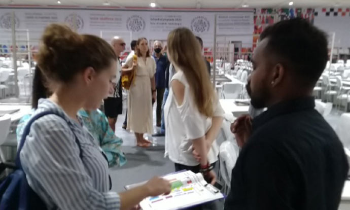 மாமல்லபுரம் செஸ் ஒலிம்பியாட்டில் பங்கேற்க ஆஸ்திரேலியா, அங்கேரி வீரர்கள் 6 பேர் சென்னை வந்தனர் மாமல்லபுரம் செஸ் ஒலிம்பியாட்டில் பங்கேற்க ஆஸ்திரேலியா, அங்கேரி வீரர்கள் 6 பேர் சென்னை வந்தனர்