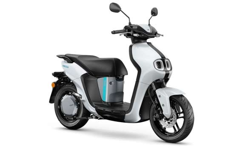 யமஹாவின் அசத்தல் எலெக்ட்ரிக் ஸ்கூட்டர் - இந்திய வெளியீடு எப்போ தெரியுமா?