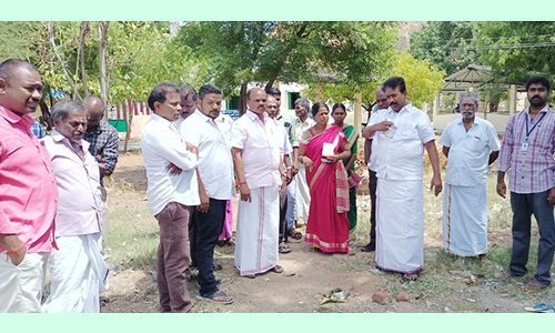 உழவர் சந்தையில் ஆய்வு செய்த எம்.எல்.ஏ.