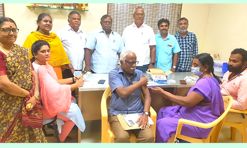 சிட்கோ தொழிலாளர்களுக்கு பூஸ்டர் தடுப்பூசி முகாம்